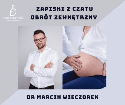 dr Marcin Wieczorek. odsłonięty brzuch kobiety lekarz trzyma ręce na brzuchu